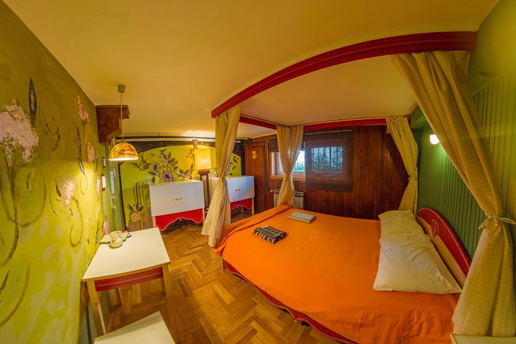 זאגרב Hostel Mali Mrak מראה חיצוני תמונה