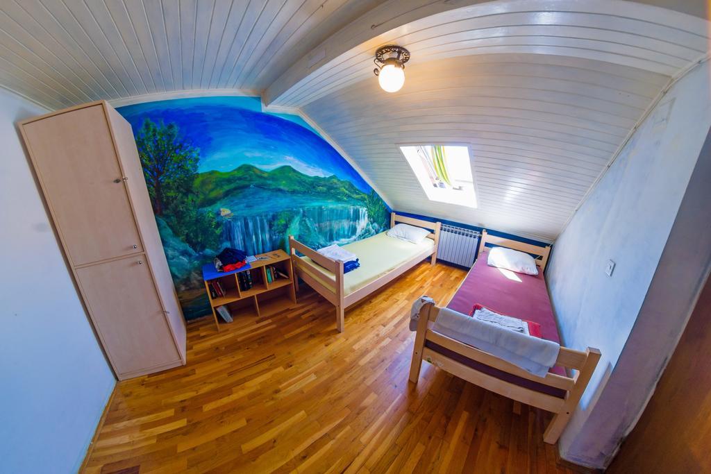 זאגרב Hostel Mali Mrak מראה חיצוני תמונה