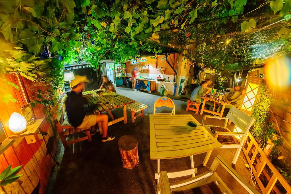 זאגרב Hostel Mali Mrak מראה חיצוני תמונה