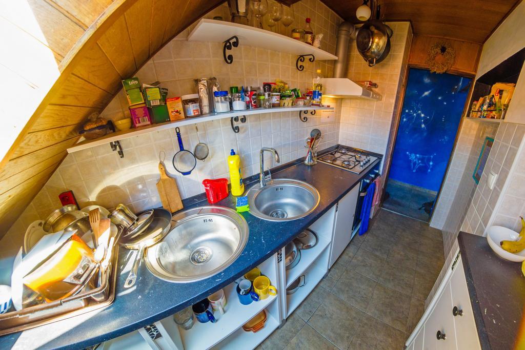 זאגרב Hostel Mali Mrak מראה חיצוני תמונה