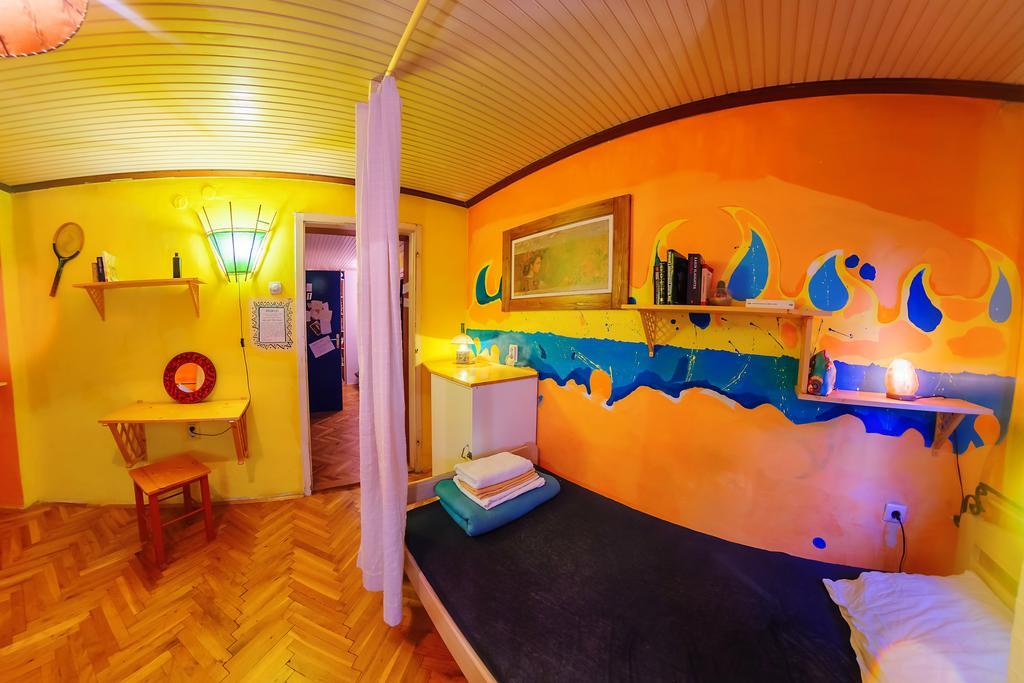 זאגרב Hostel Mali Mrak מראה חיצוני תמונה