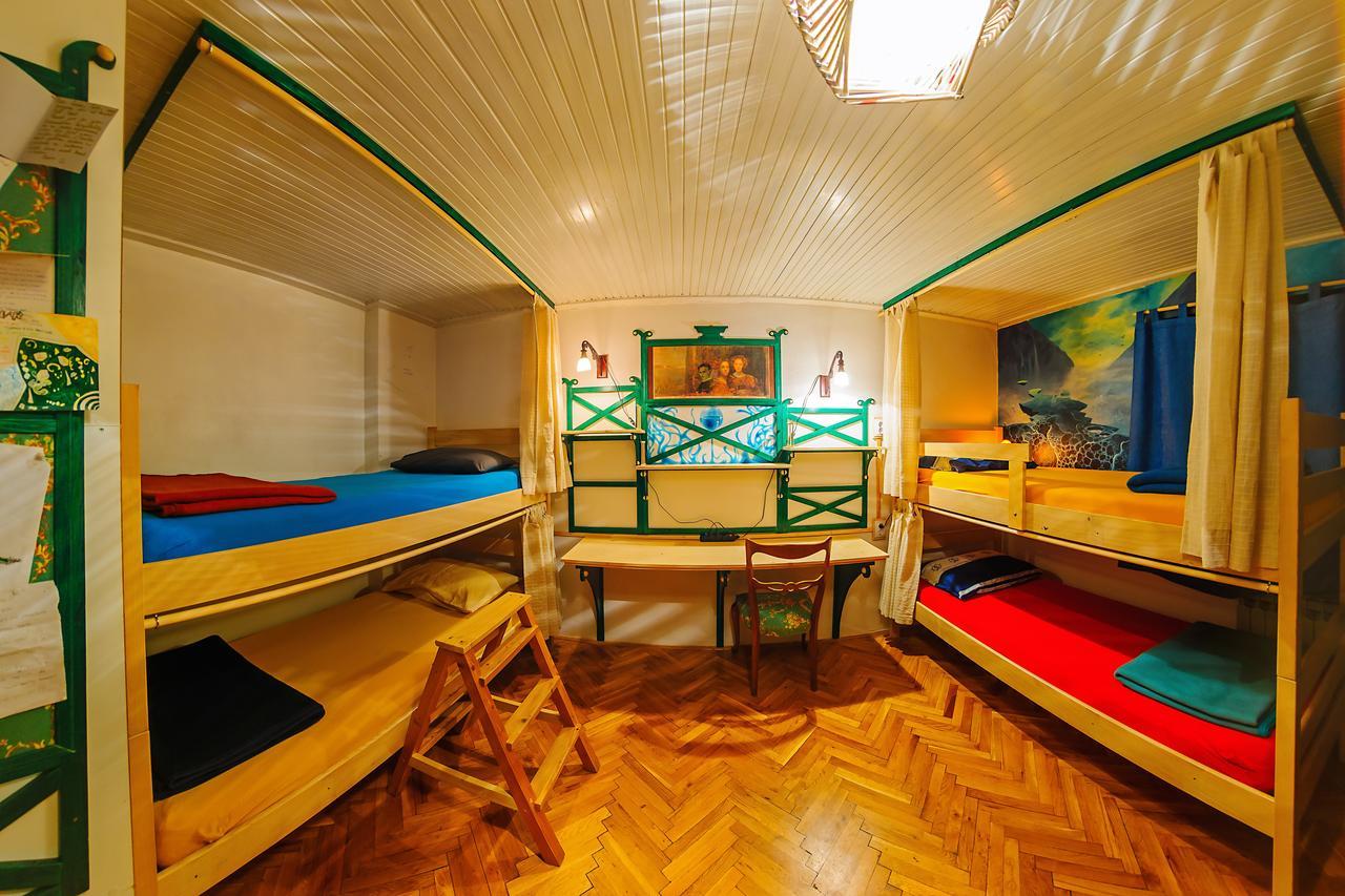 זאגרב Hostel Mali Mrak מראה חיצוני תמונה