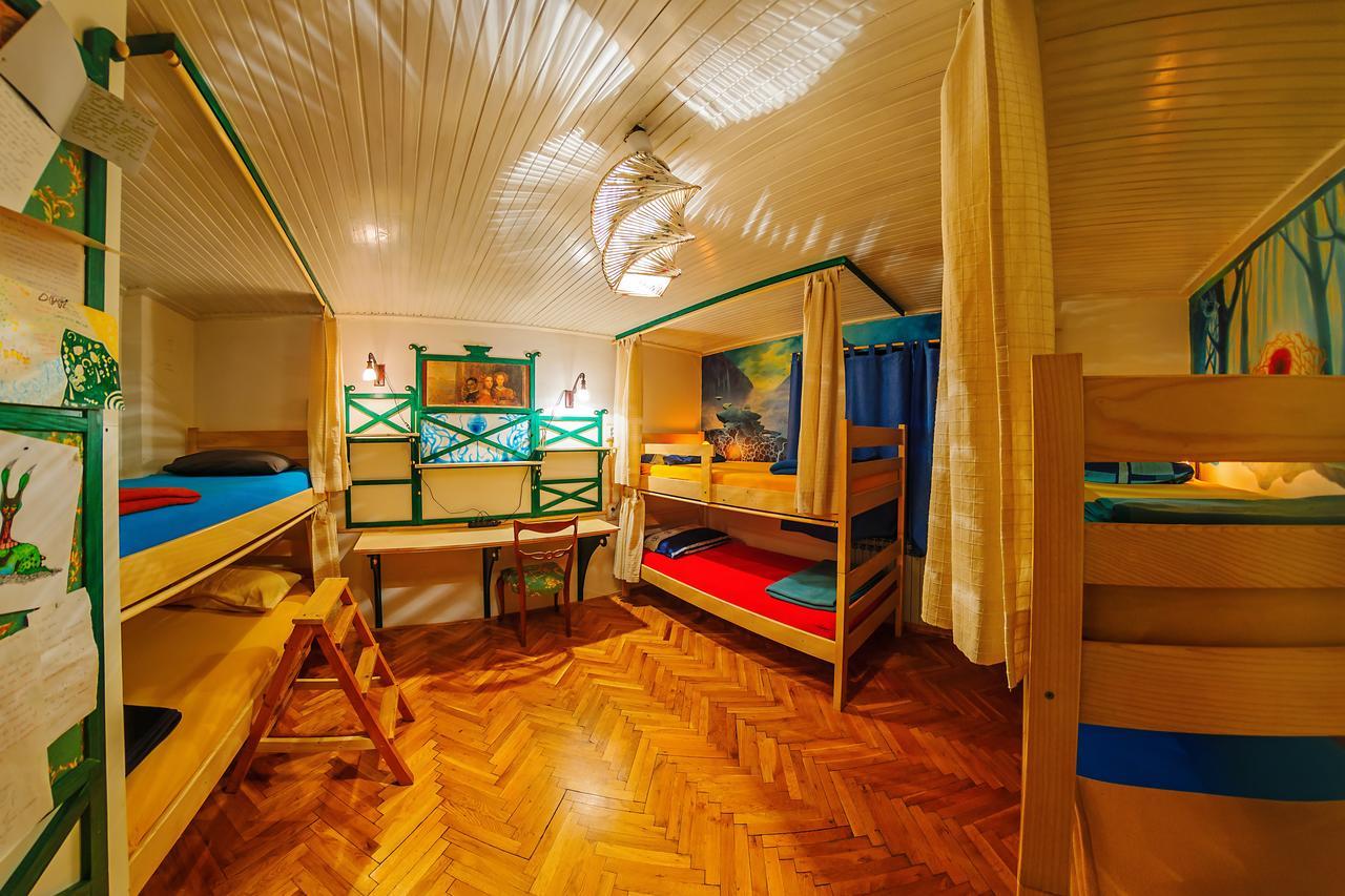 זאגרב Hostel Mali Mrak מראה חיצוני תמונה