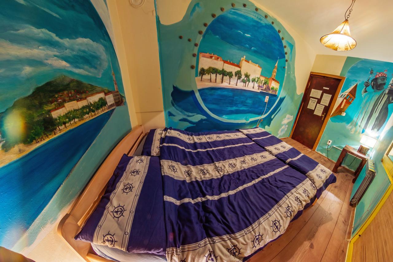 זאגרב Hostel Mali Mrak מראה חיצוני תמונה