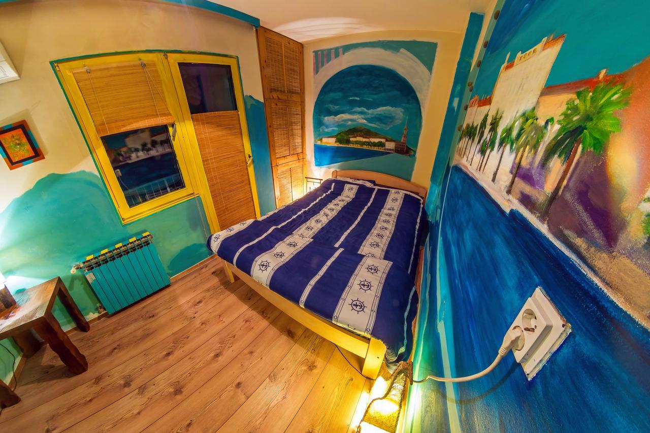 זאגרב Hostel Mali Mrak מראה חיצוני תמונה